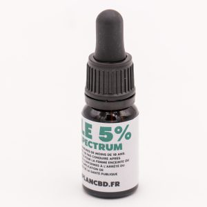 Flacon 10ml Huile CBD Broad Spectrum 5% MONPLANCBD sur fond blanc - Gouttes CBD Suisse.