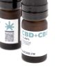 Détail de l'étiquette arrière d'un flacon d'huile CBD MONPLANCBD avec logo et QR code - CBD testé laboratoire Suisse.