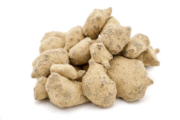 Pile de Moonrocks CBD 45% MONPLANCBD sur fond blanc - Acheter meilleur Moonrock CBD en ligne.
