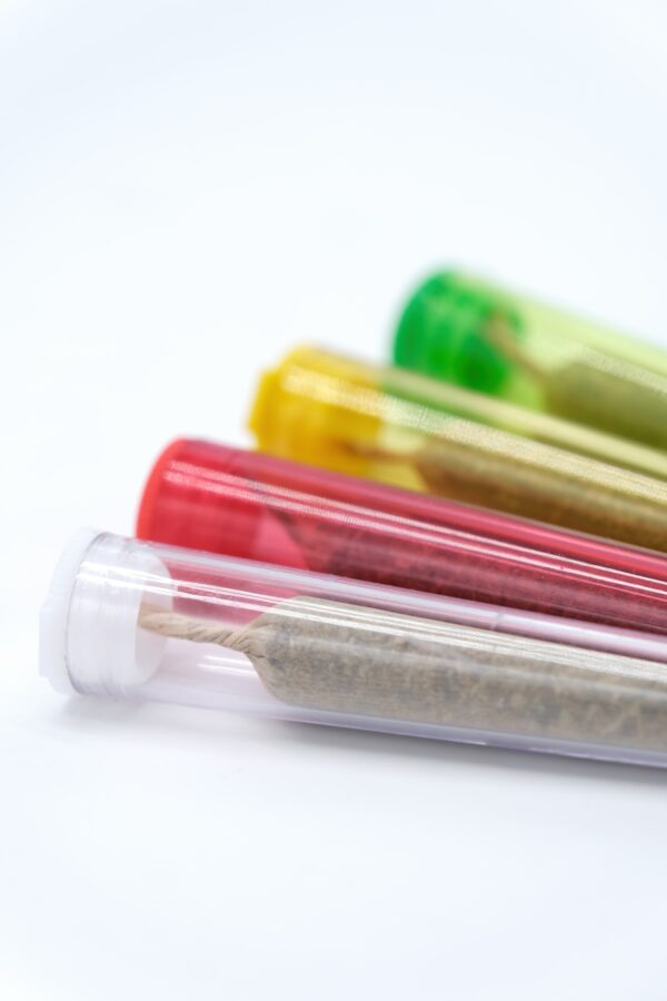 InfuSticks CBD en tubes colorés pour infusion