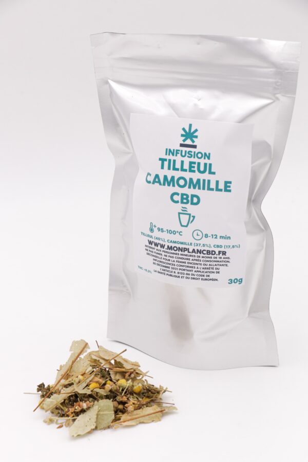 Sachet et vrac de l'infusion CBD bio pour le sommeil, un mélange naturel de tilleul, de camomille et de fleurs de chanvre.